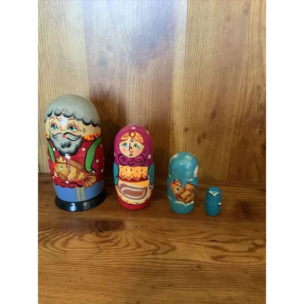 4 PC. Russian Nesting Dolls, Hand Painted Collectible‎ Nesting Dolls